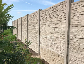 Betonový plot lámaný kámen
