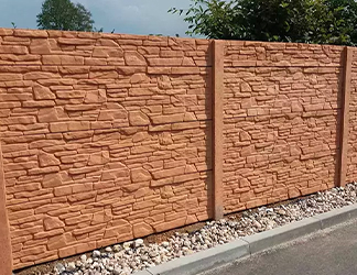 Betonový plot lámaný kámen