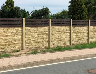 Betonový plot štípaný kámen